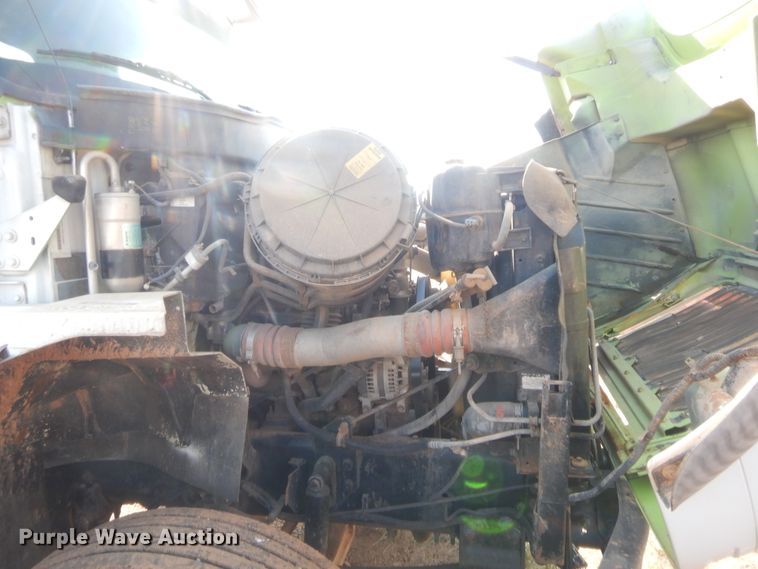 image for item DJ2044 2006 International 7600  tank truck