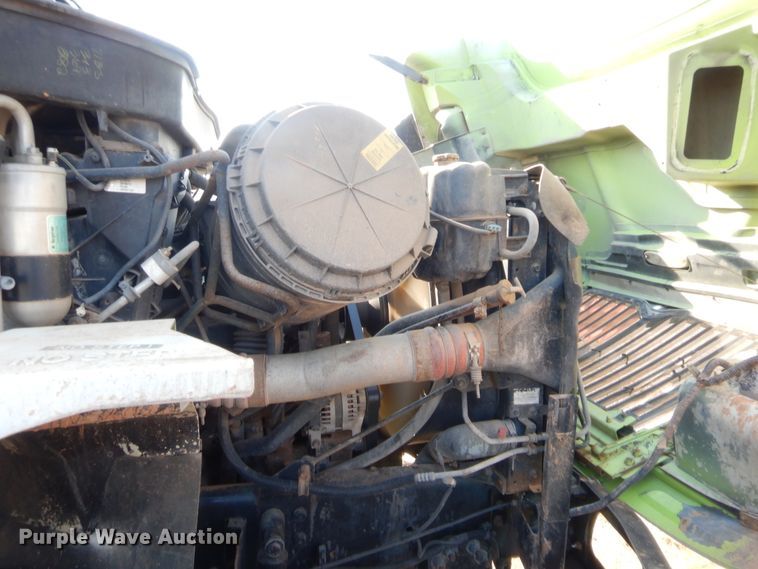 image for item DJ2044 2006 International 7600  tank truck