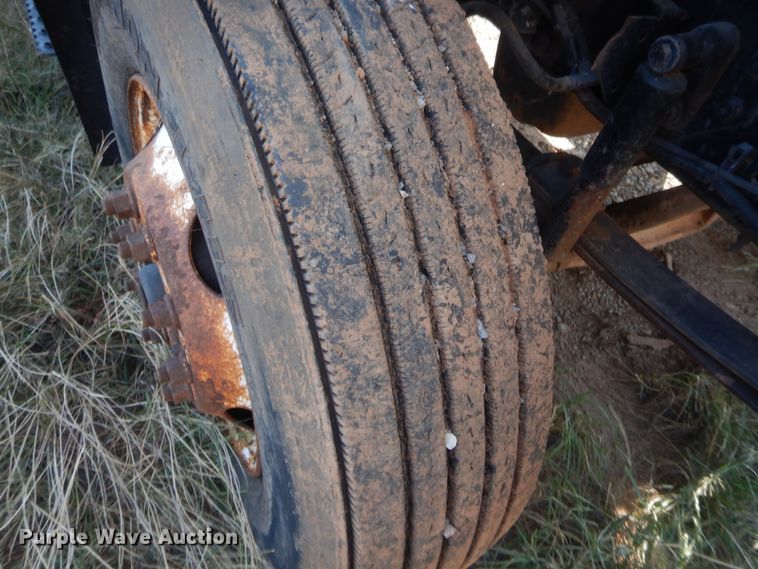 image for item DJ2044 2006 International 7600  tank truck