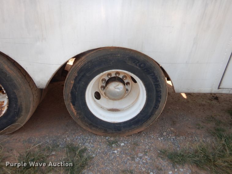 image for item DJ2044 2006 International 7600  tank truck