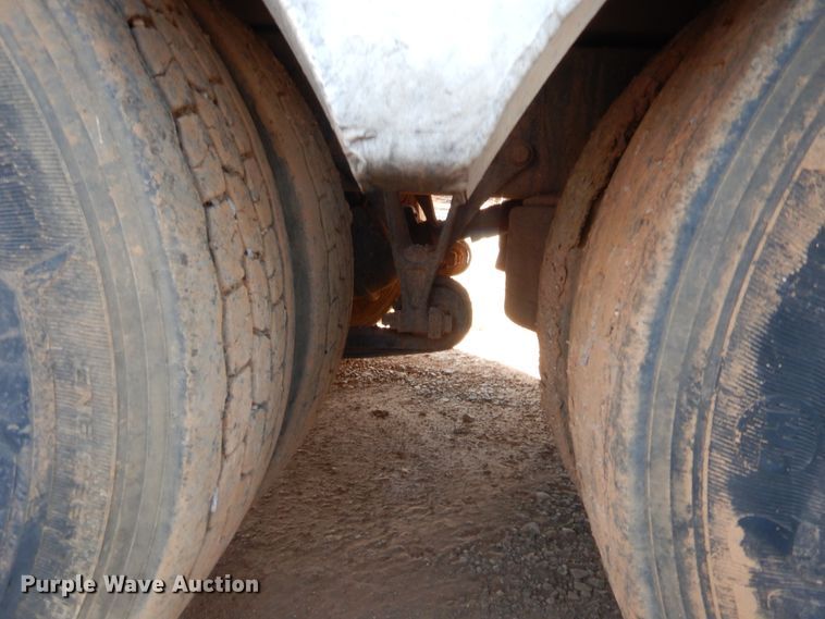 image for item DJ2044 2006 International 7600  tank truck