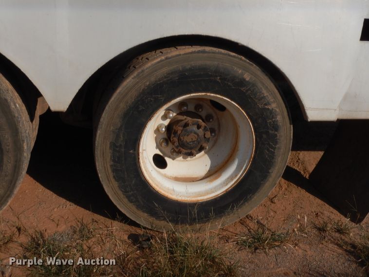 image for item DJ2044 2006 International 7600  tank truck