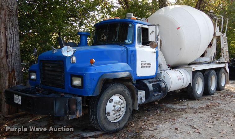 image for item DJ6608 2000 Mack RD690S  ready mix truck