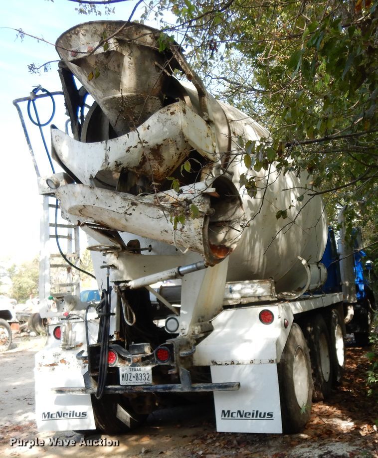 image for item DJ6608 2000 Mack RD690S  ready mix truck