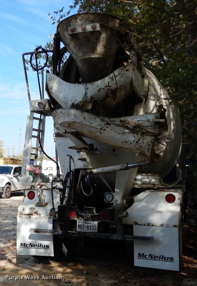 image for item DJ6608 2000 Mack RD690S  ready mix truck