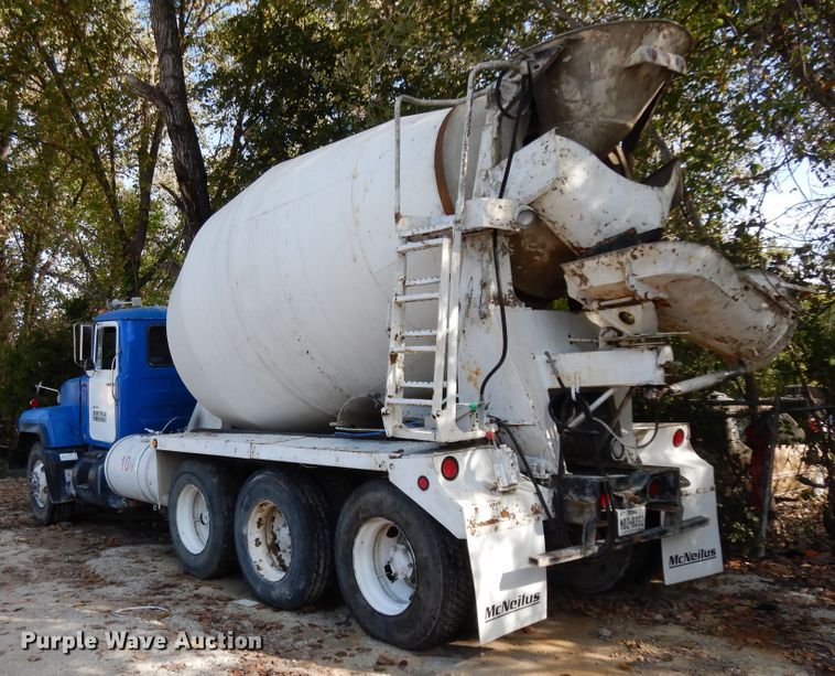 image for item DJ6608 2000 Mack RD690S  ready mix truck