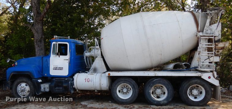 image for item DJ6608 2000 Mack RD690S  ready mix truck