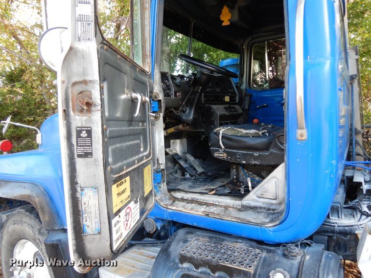 image for item DJ6608 2000 Mack RD690S  ready mix truck