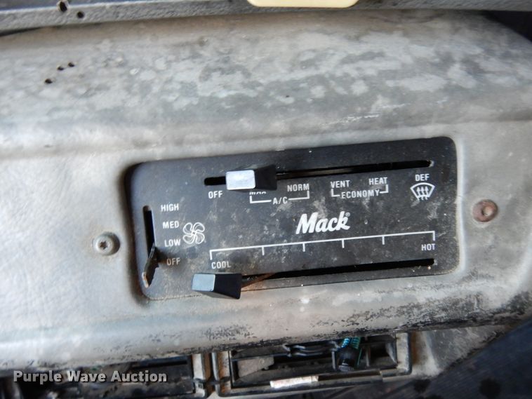 image for item DJ6608 2000 Mack RD690S  ready mix truck