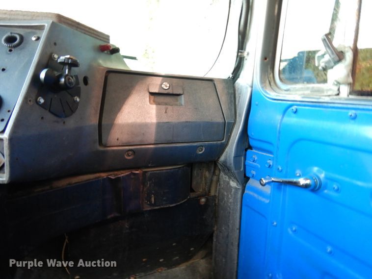 image for item DJ6608 2000 Mack RD690S  ready mix truck