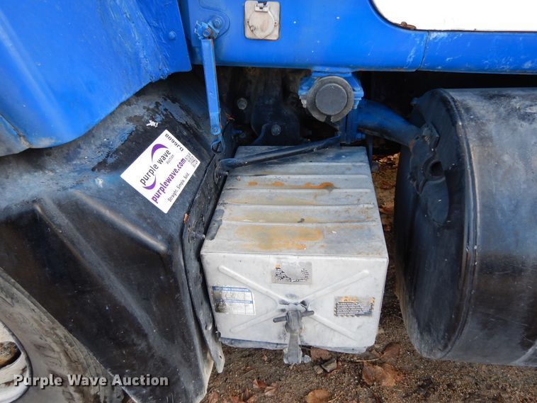 image for item DJ6608 2000 Mack RD690S  ready mix truck