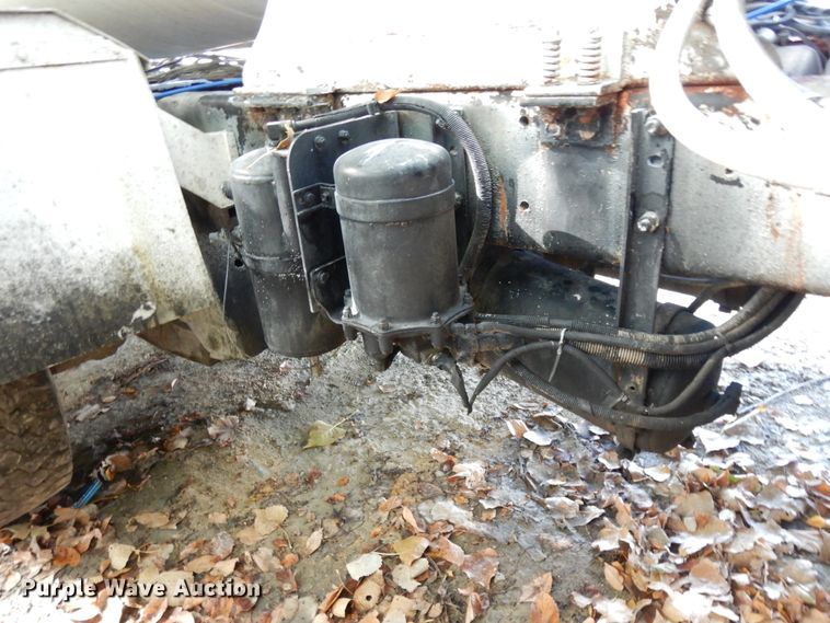 image for item DJ6608 2000 Mack RD690S  ready mix truck