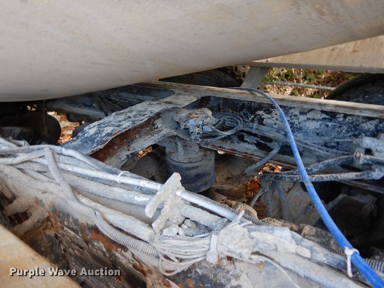 image for item DJ6608 2000 Mack RD690S  ready mix truck