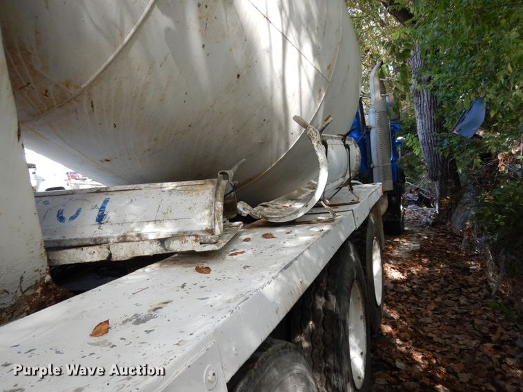 image for item DJ6608 2000 Mack RD690S  ready mix truck