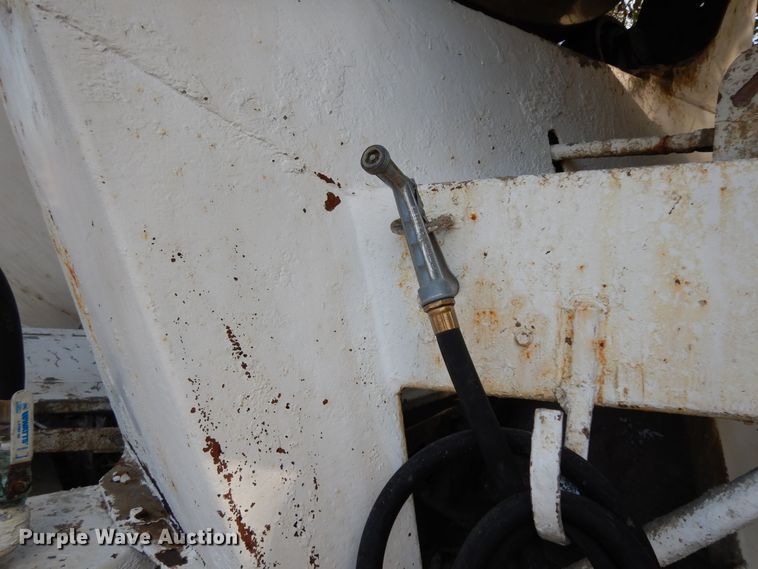 image for item DJ6608 2000 Mack RD690S  ready mix truck