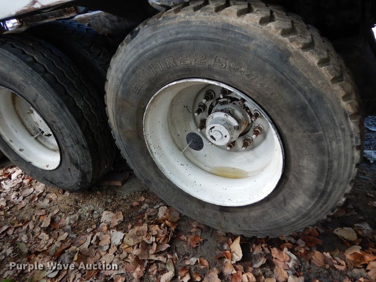 image for item DJ6608 2000 Mack RD690S  ready mix truck