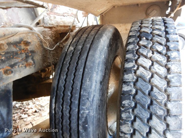 image for item DJ6608 2000 Mack RD690S  ready mix truck