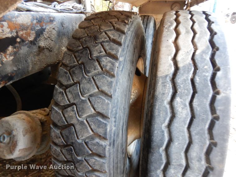 image for item DJ6608 2000 Mack RD690S  ready mix truck