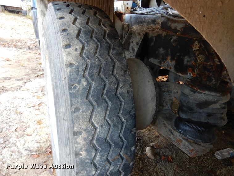 image for item DJ6608 2000 Mack RD690S  ready mix truck