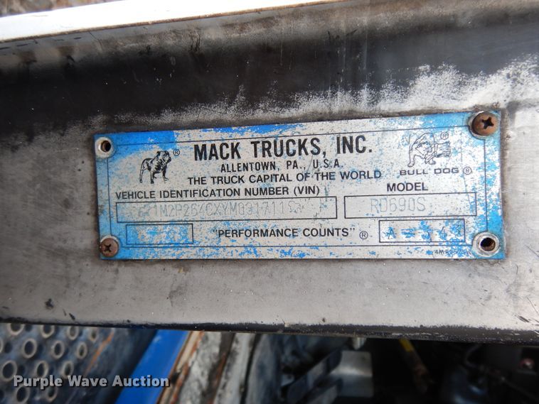 image for item DJ6608 2000 Mack RD690S  ready mix truck
