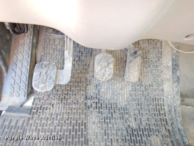 image for item DJ6887 2008 Sterling L-Line  vacuum truck