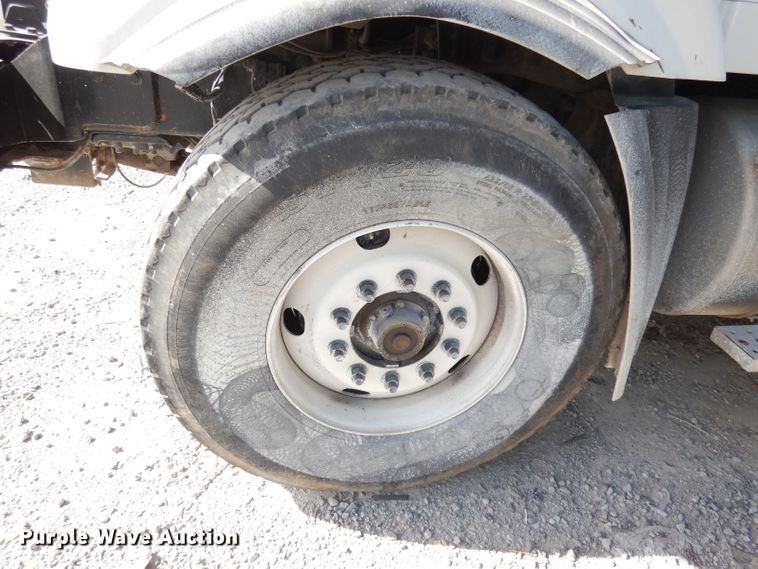 image for item DJ6887 2008 Sterling L-Line  vacuum truck