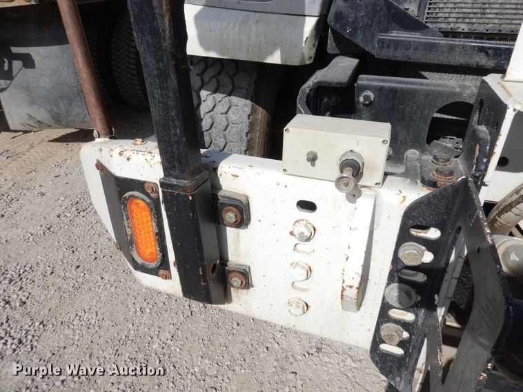 image for item DJ6887 2008 Sterling L-Line  vacuum truck