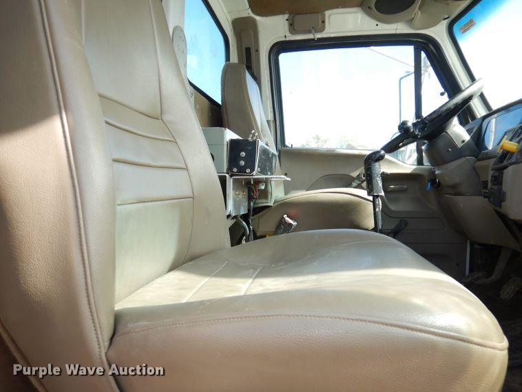 image for item DJ6887 2008 Sterling L-Line  vacuum truck