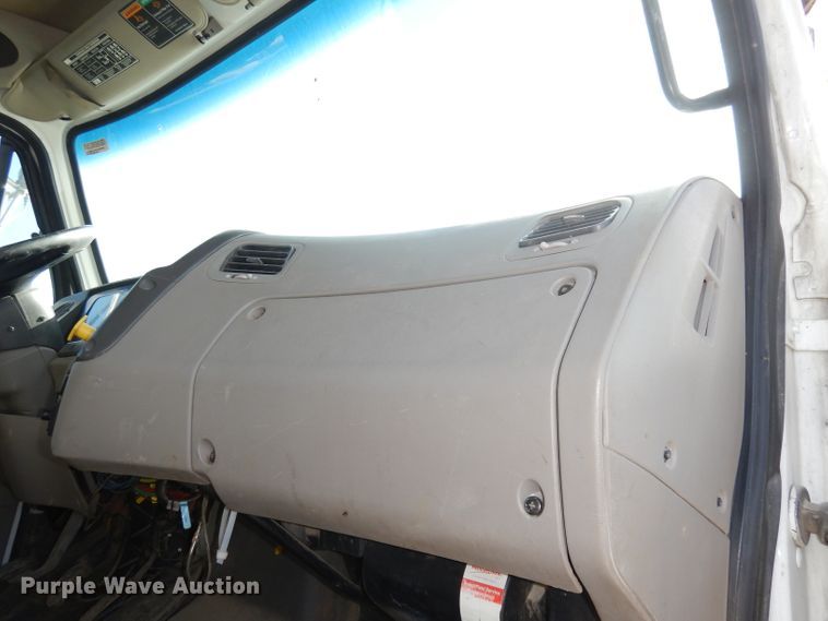 image for item DJ6887 2008 Sterling L-Line  vacuum truck