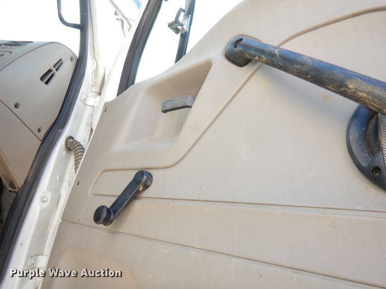 image for item DJ6887 2008 Sterling L-Line  vacuum truck