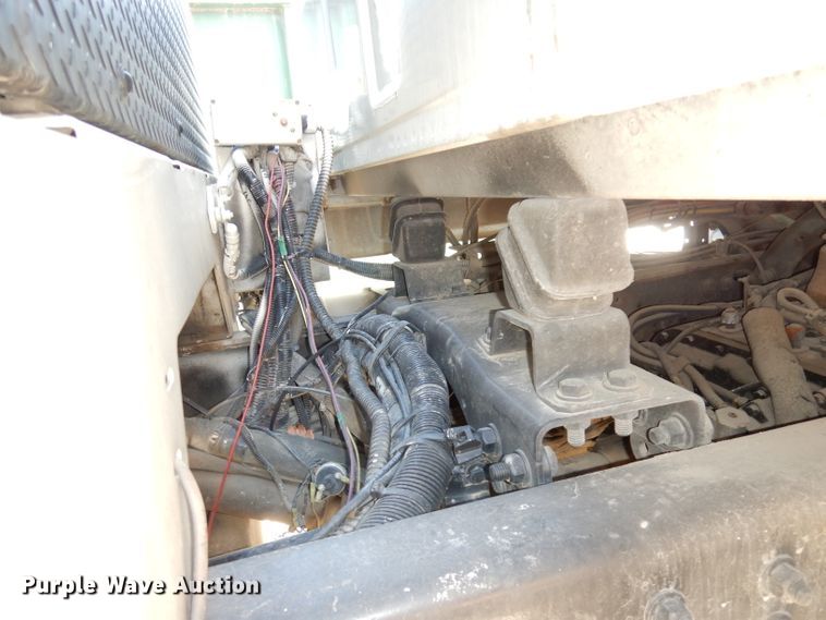 image for item DJ6887 2008 Sterling L-Line  vacuum truck