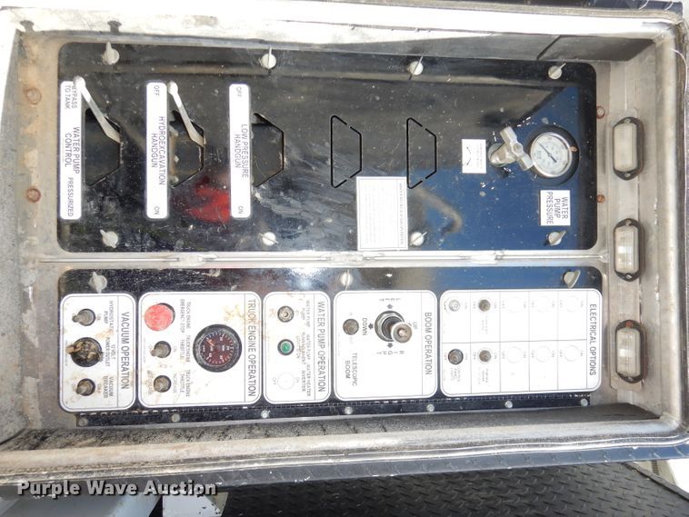 image for item DJ6887 2008 Sterling L-Line  vacuum truck