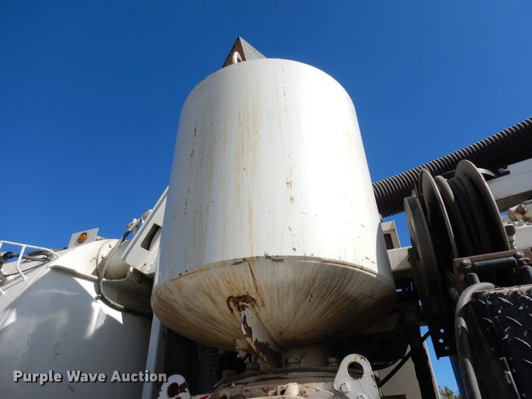 image for item DJ6887 2008 Sterling L-Line  vacuum truck