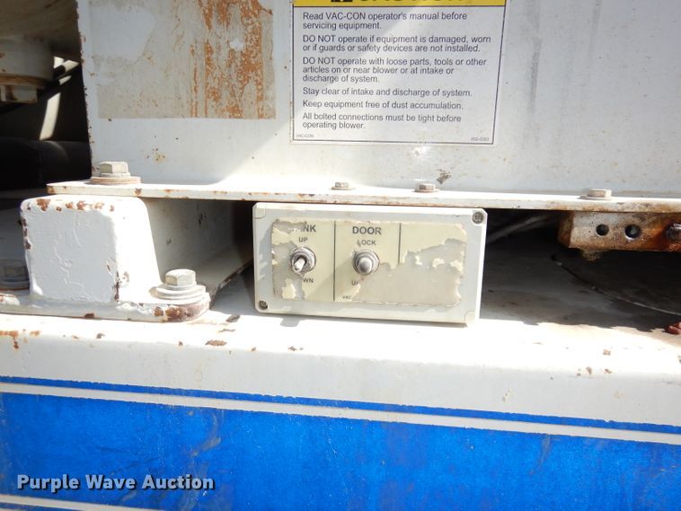 image for item DJ6887 2008 Sterling L-Line  vacuum truck