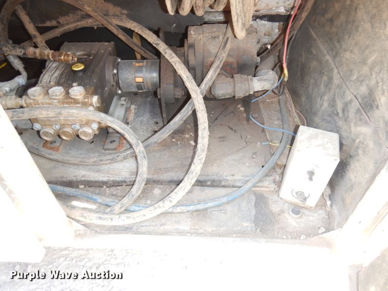 image for item DJ6887 2008 Sterling L-Line  vacuum truck