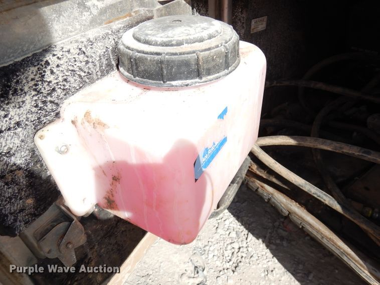 image for item DJ6887 2008 Sterling L-Line  vacuum truck