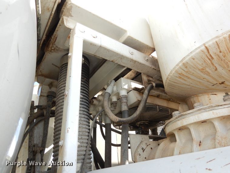 image for item DJ6887 2008 Sterling L-Line  vacuum truck