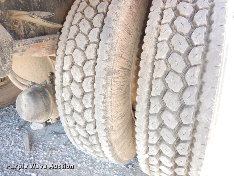 image for item DJ6887 2008 Sterling L-Line  vacuum truck