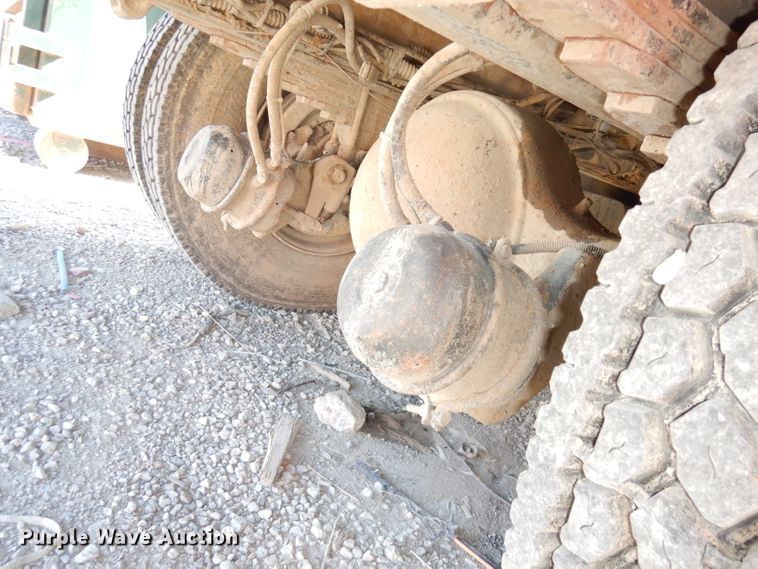 image for item DJ6887 2008 Sterling L-Line  vacuum truck