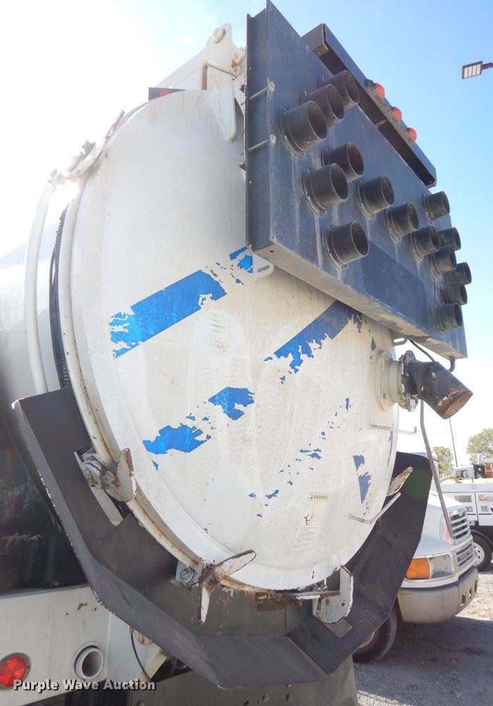 image for item DJ6887 2008 Sterling L-Line  vacuum truck