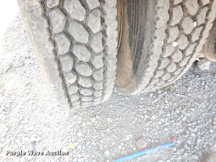 image for item DJ6887 2008 Sterling L-Line  vacuum truck