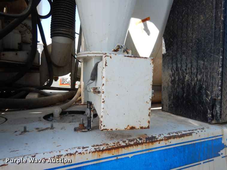 image for item DJ6887 2008 Sterling L-Line  vacuum truck