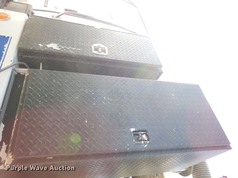 image for item DJ6887 2008 Sterling L-Line  vacuum truck