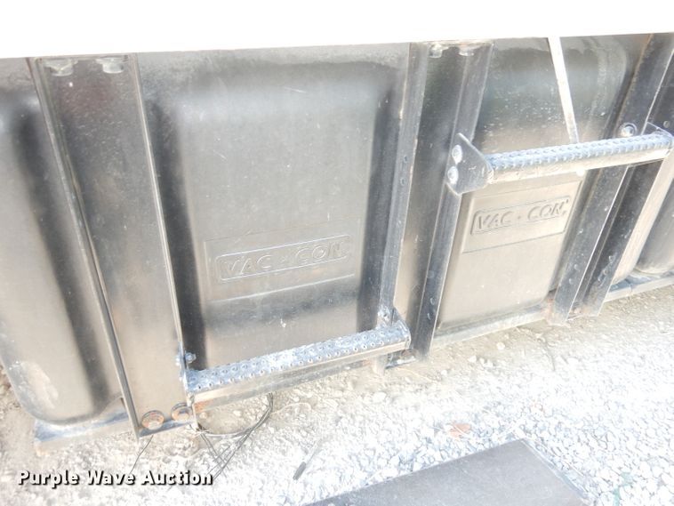 image for item DJ6887 2008 Sterling L-Line  vacuum truck