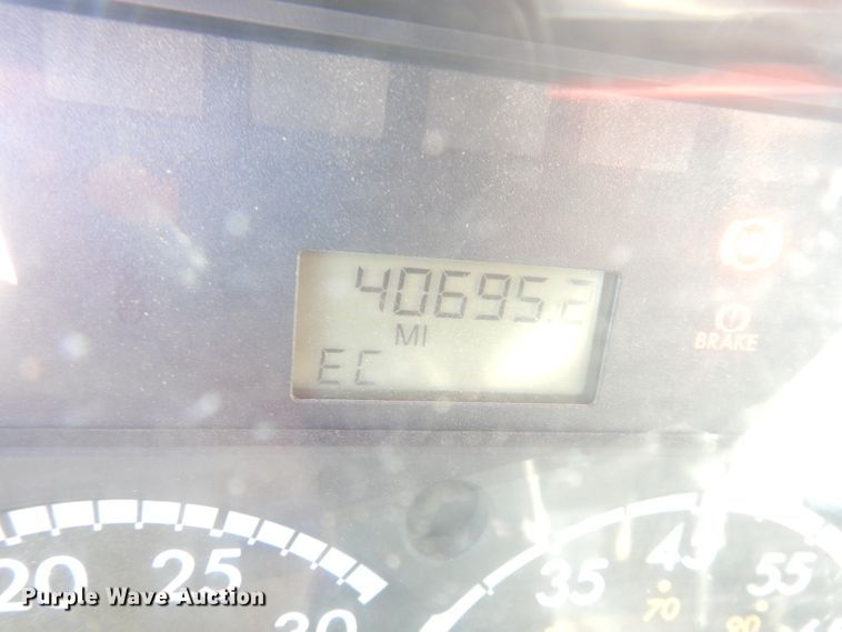 image for item DJ6887 2008 Sterling L-Line  vacuum truck