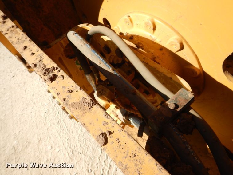 image for item DJ8784 2013 Caterpillar CP56B  single drum vibratory roller