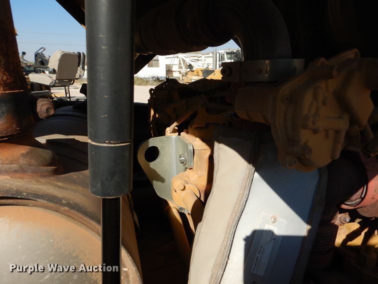 image for item DJ8784 2013 Caterpillar CP56B  single drum vibratory roller