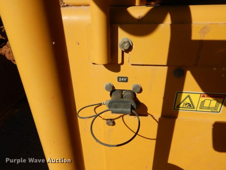 image for item DJ8784 2013 Caterpillar CP56B  single drum vibratory roller