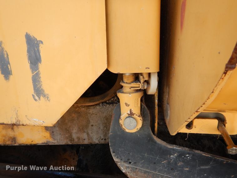 image for item DJ8785 2011 Weiler P385  paver