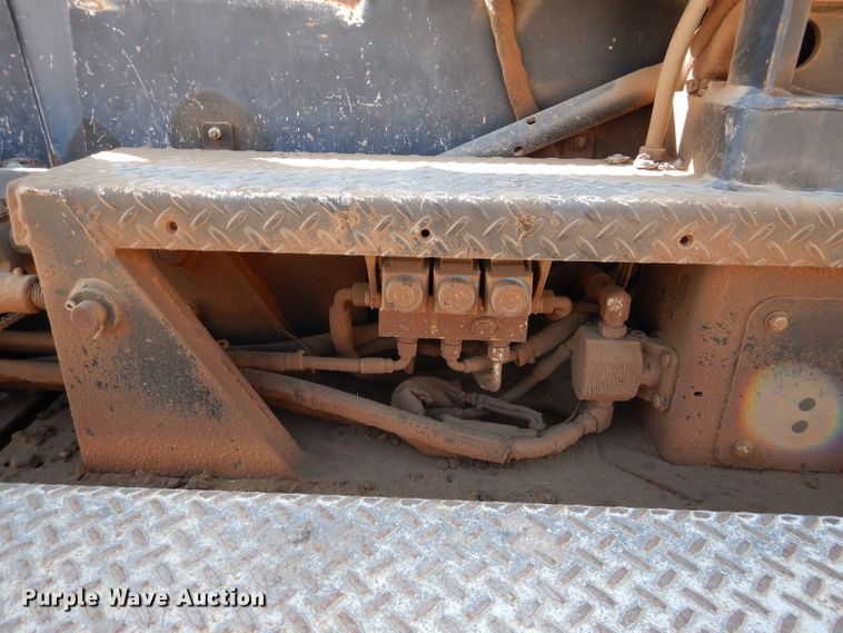 image for item DJ8785 2011 Weiler P385  paver